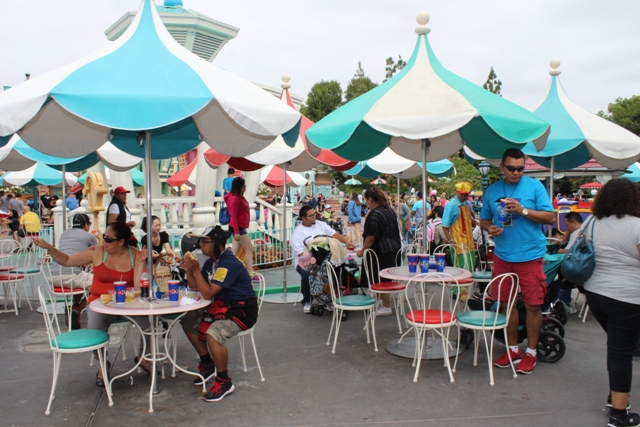 Toontown Dining Mickeys Toontown Theatre Fantasyland Disneyland Park